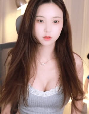 야한생각 유부녀 화정 민소매 가슴골 블랙 브라끈